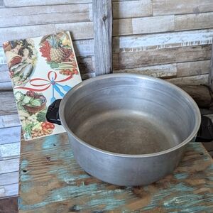 Vintage 1950's Wearever Tacu Co Aluminum #834 Stock Pot and Booklet